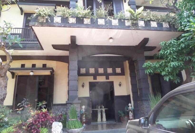 膳宿费 De Clove Guest House