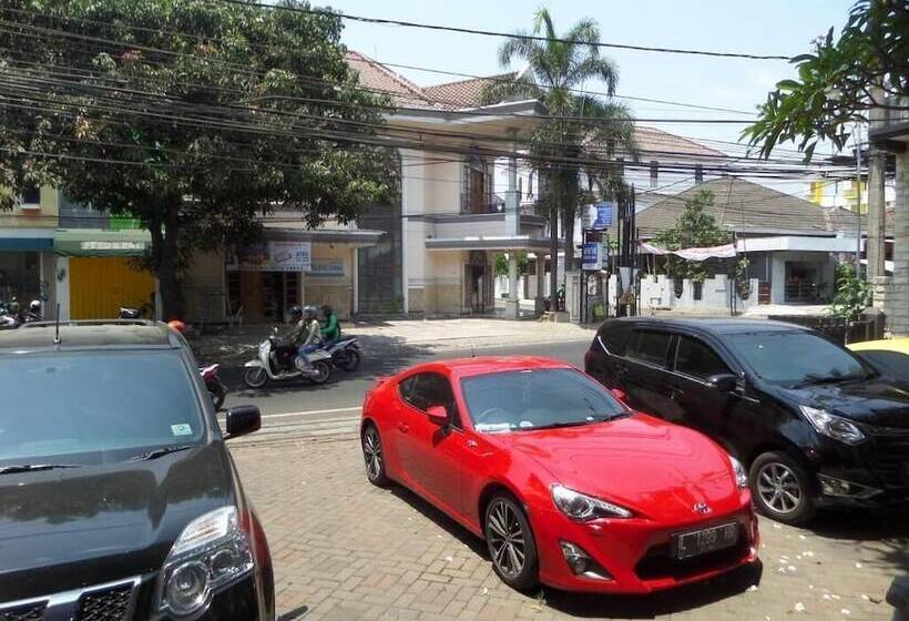 膳宿费 De Clove Guest House