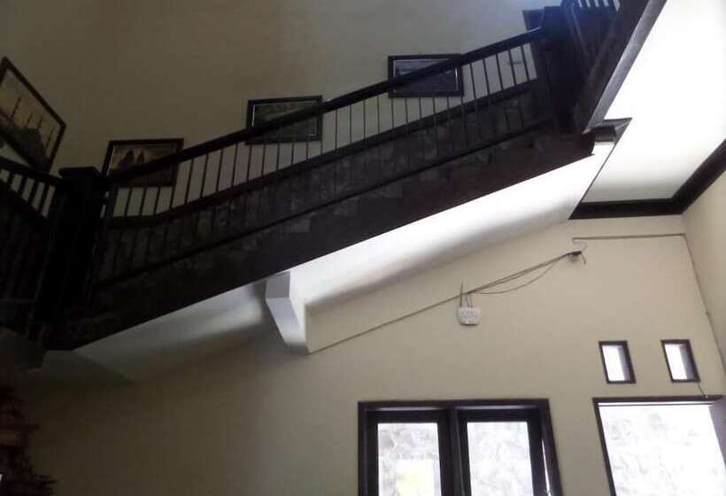 膳宿费 De Clove Guest House