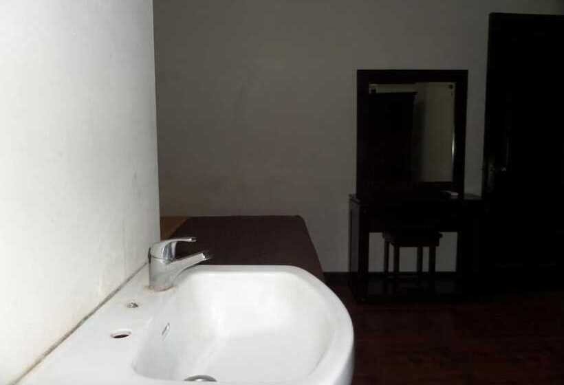 膳宿费 De Clove Guest House