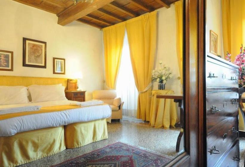 تختخواب و صبحانه Mdr Già Via Larga Rooms