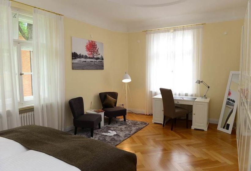 Frederics Residenz Am Englischen Garten