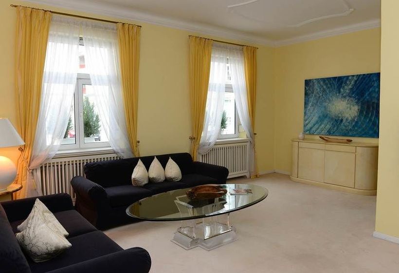 Frederics Residenz Am Englischen Garten