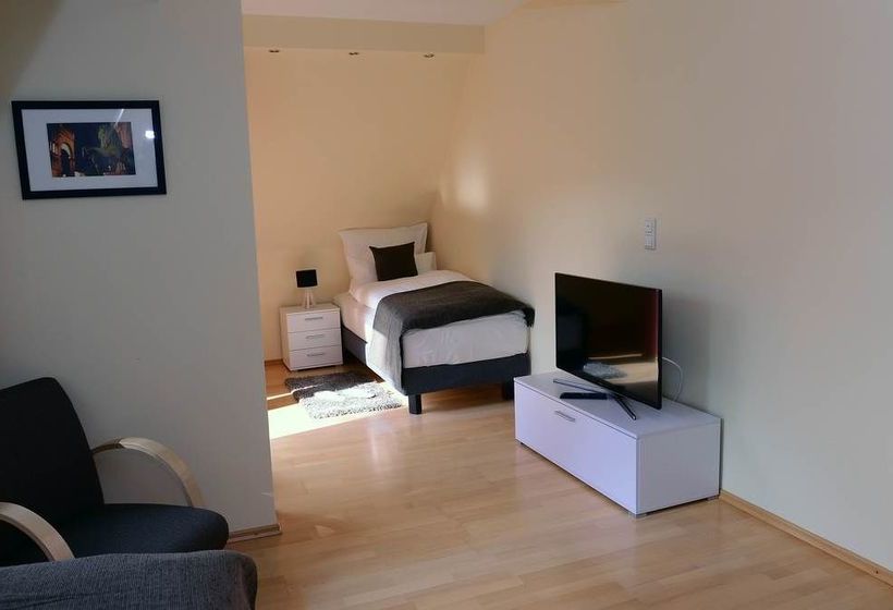 Frederics Residenz Am Englischen Garten