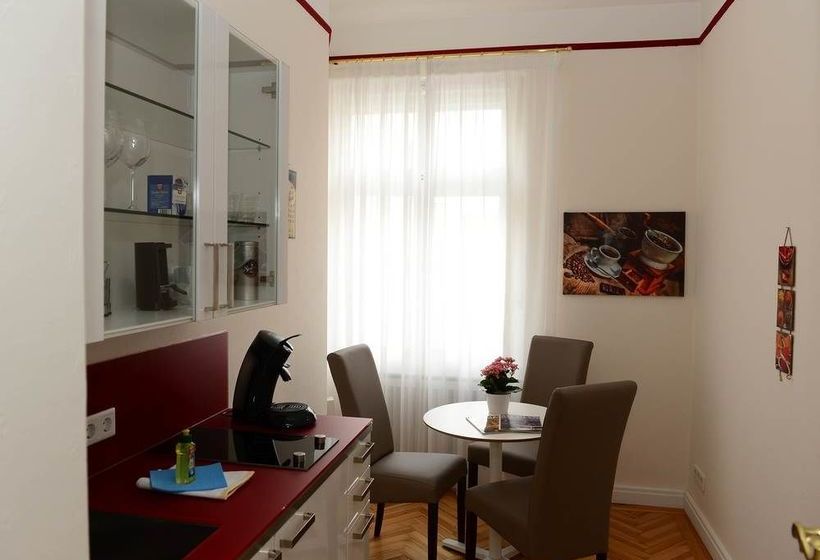 Frederics Residenz Am Englischen Garten