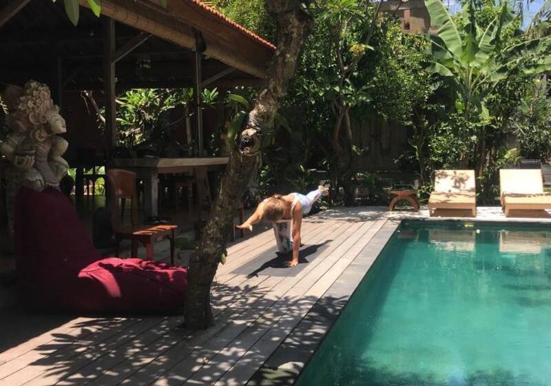 호텔 Diuma Residence Yoga Meditation Retreat And Healing Center