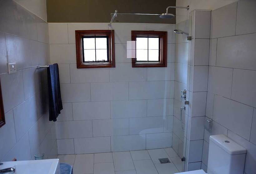 호텔 Green Hills Of Africa