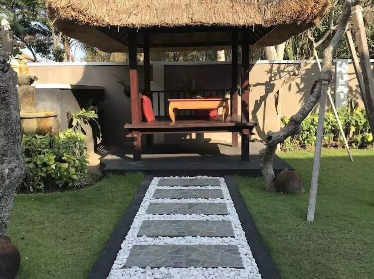 هتل The Celuk Homestay