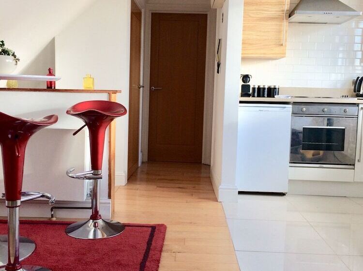 Kensington Olympia Apartments