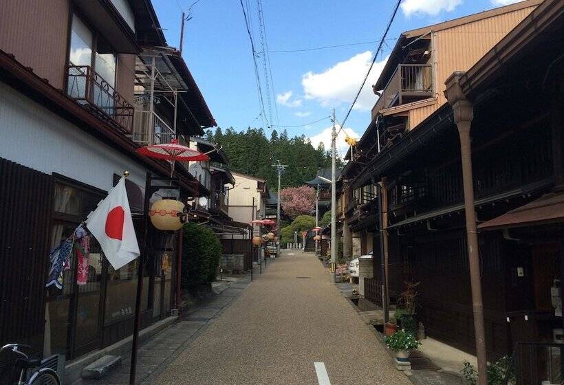 פנסיון Takayama Ninja House