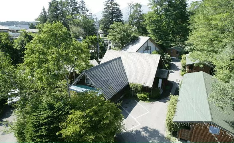 Cottage Inn Logcabin