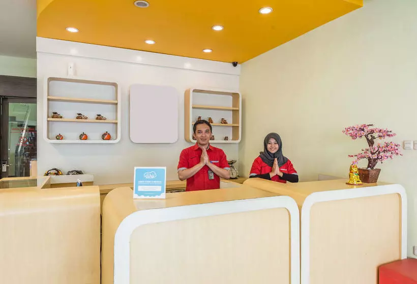 Hotelli Airy Terminal Tirtonadi Ahmad Yani 280 Solo