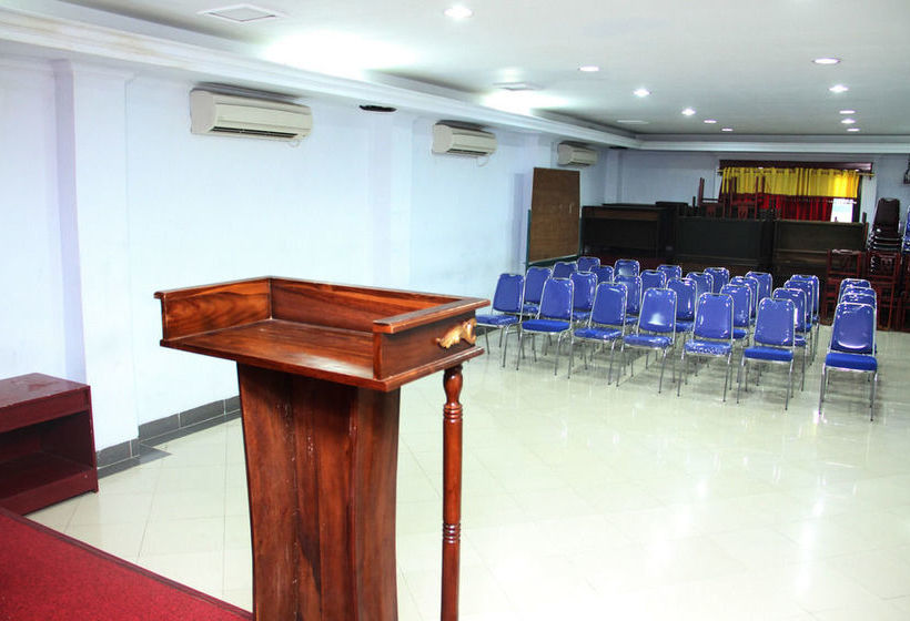 Hotel Airy Eco Ujung Pandang Latimojong Square Nico Makassar