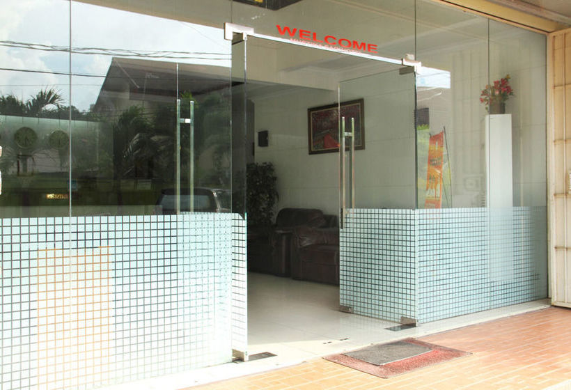 Hotel Airy Eco Ujung Pandang Latimojong Square Nico Makassar