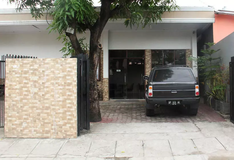 ホテル Airy Ujung Pandang Maricaya Lembu 9 Makassar