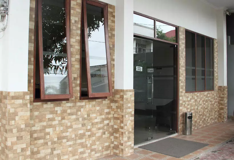 ホテル Airy Ujung Pandang Maricaya Lembu 9 Makassar
