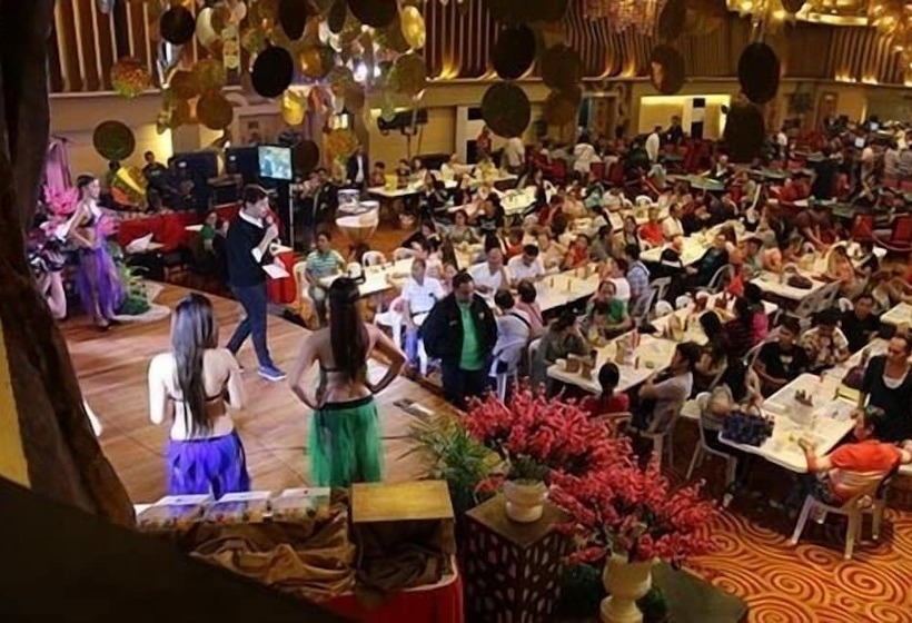 Отель Boomerang