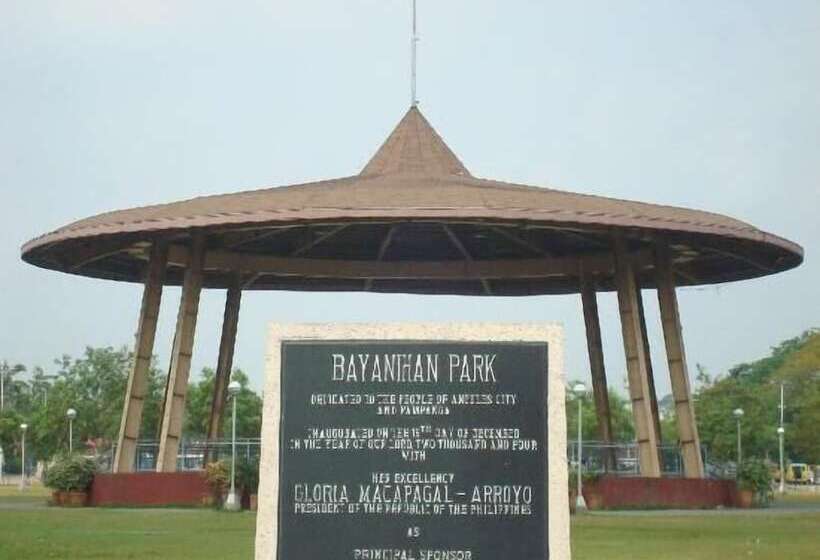 Отель Boomerang