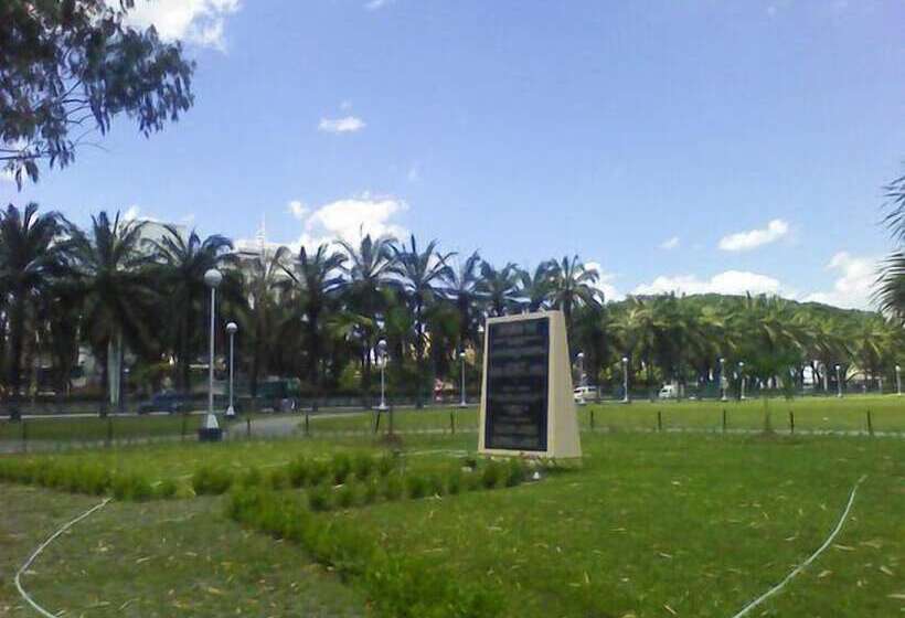 Отель Boomerang