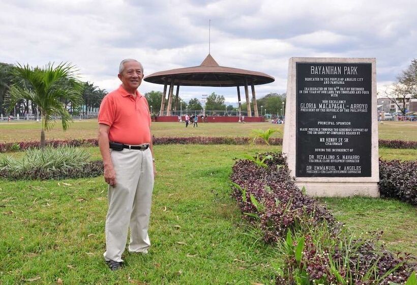 Отель Boomerang