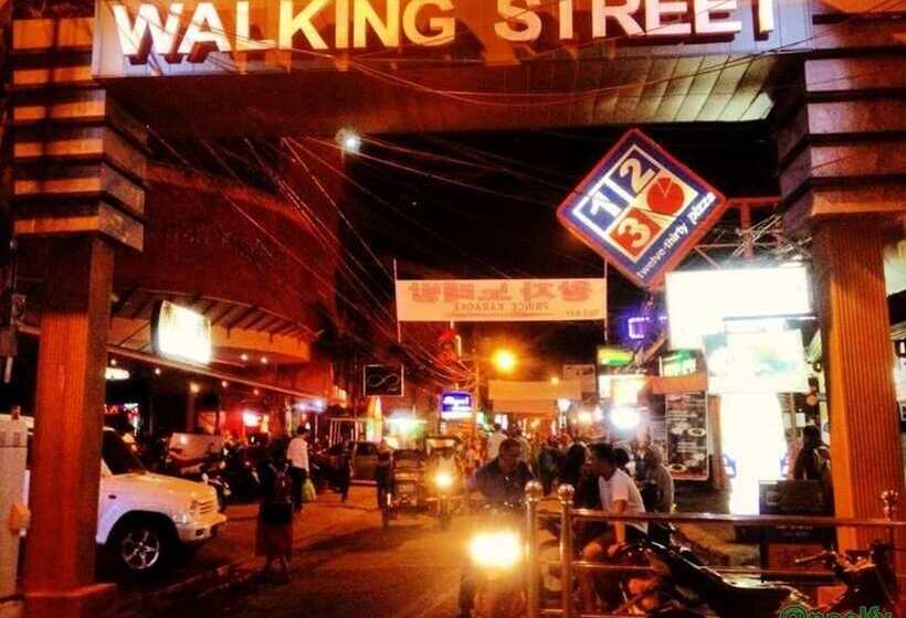 Отель Boomerang