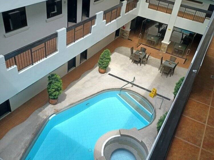 Отель Boomerang