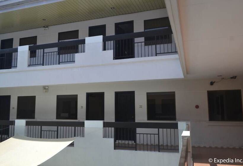 Отель Boomerang