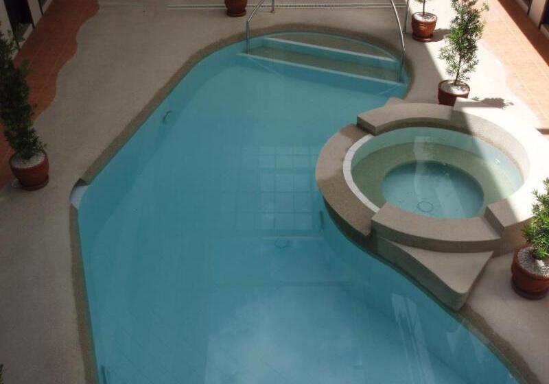 Отель Boomerang