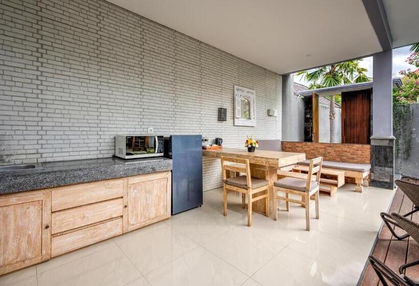 בית מלון כפרי Grand Kesambi Resort And Villas