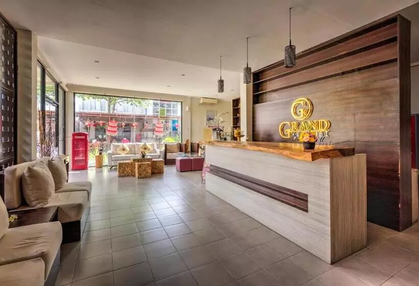 هتل Grand Kesambi Resort And Villas