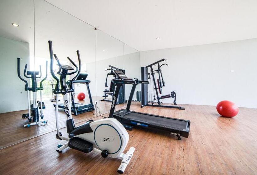 בית מלון כפרי Grand Kesambi Resort And Villas