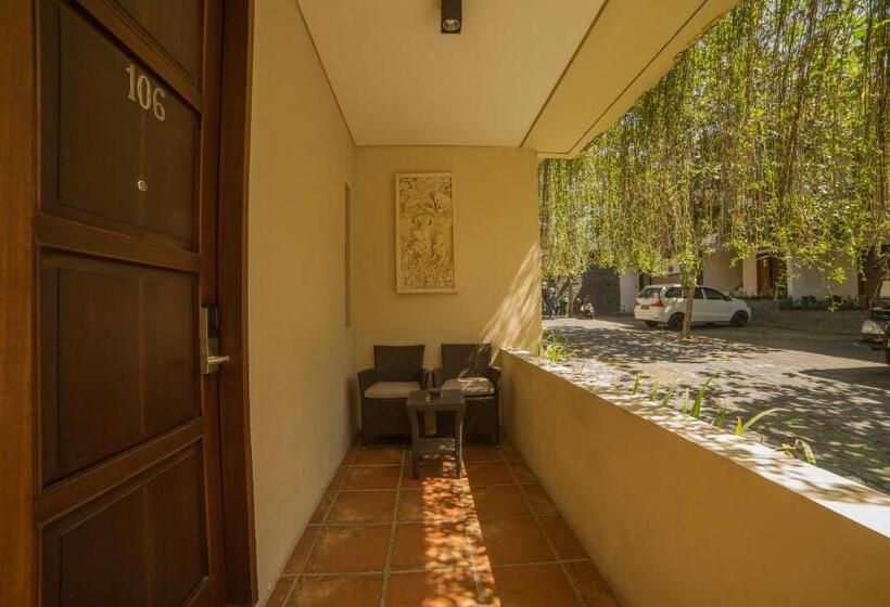 בית מלון כפרי Grand Kesambi Resort And Villas