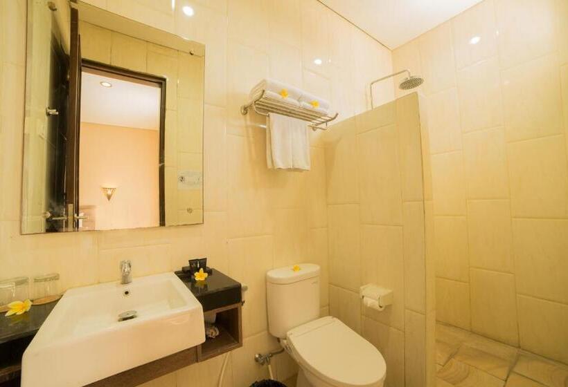 בית מלון כפרי Grand Kesambi Resort And Villas