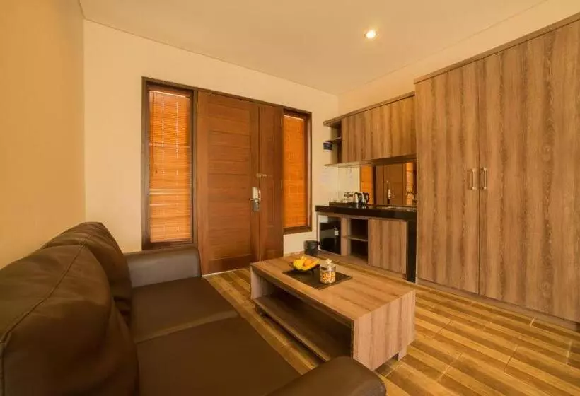 هتل Grand Kesambi Resort And Villas