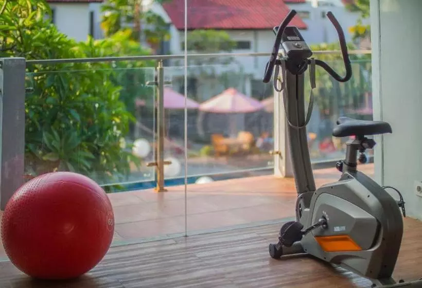 هتل Grand Kesambi Resort And Villas