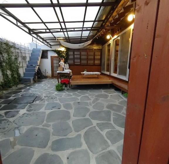 Pension Yujeong Hanok Guesthouse