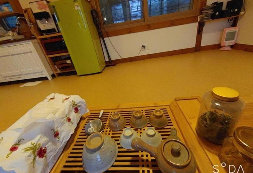 Pension Yujeong Hanok Guesthouse