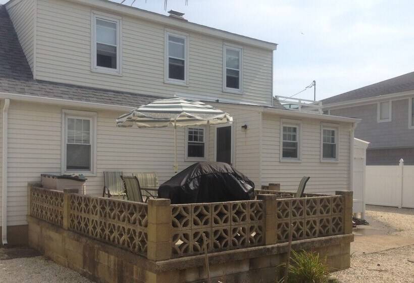 The Beach House Only Six Houses From The Beach