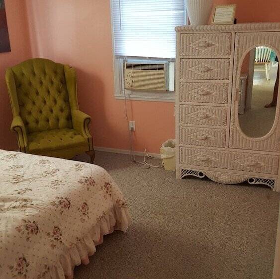 The Beach House Only Six Houses From The Beach