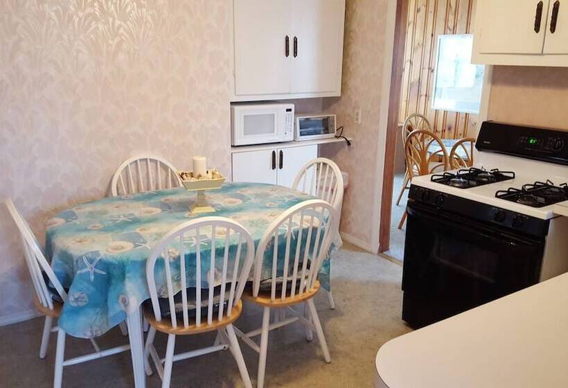 The Beach House Only Six Houses From The Beach