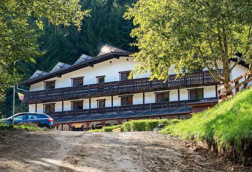 호텔 Resort 7 Crai