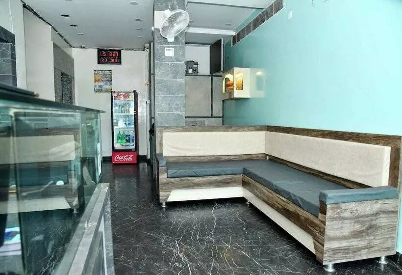 ホテル Midtown And Restaurant