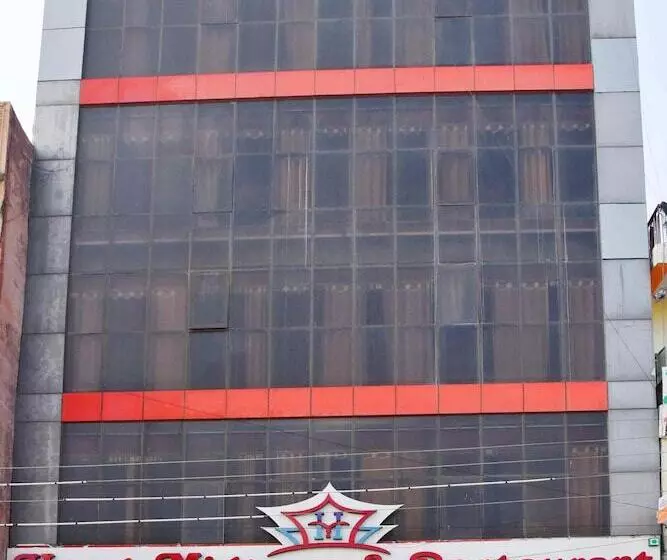 ホテル Midtown And Restaurant