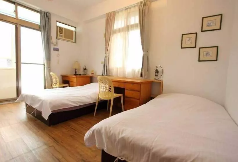 5 Way House Hostel