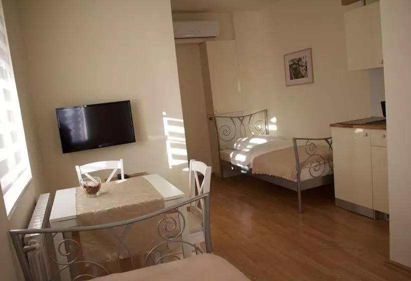 Apartments Srceko