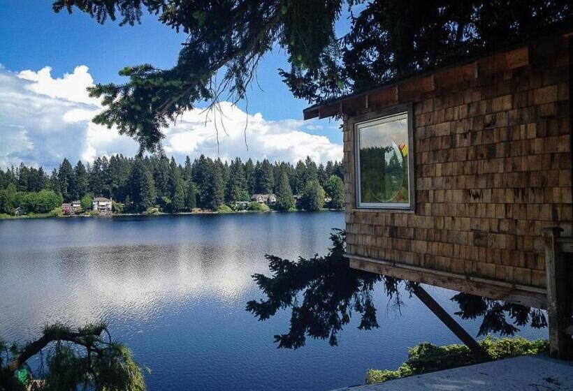 Cottage Lake Bed And Breakfast