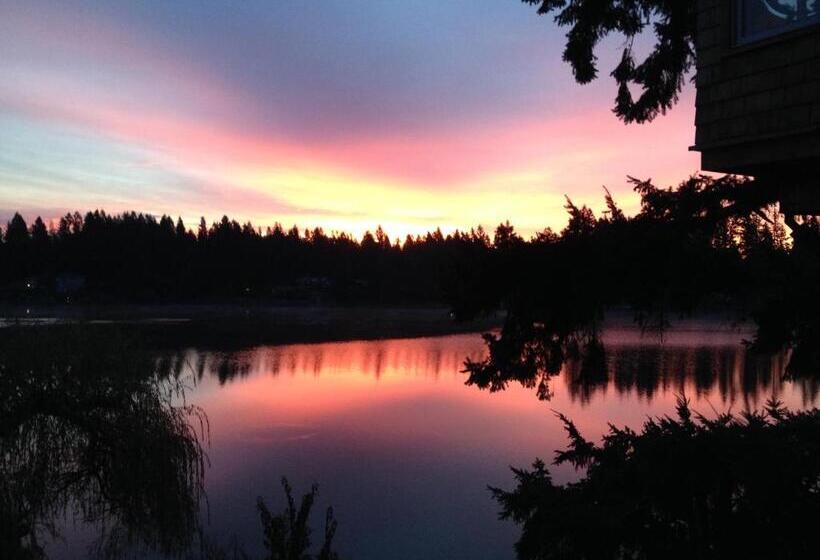 Cottage Lake Bed And Breakfast