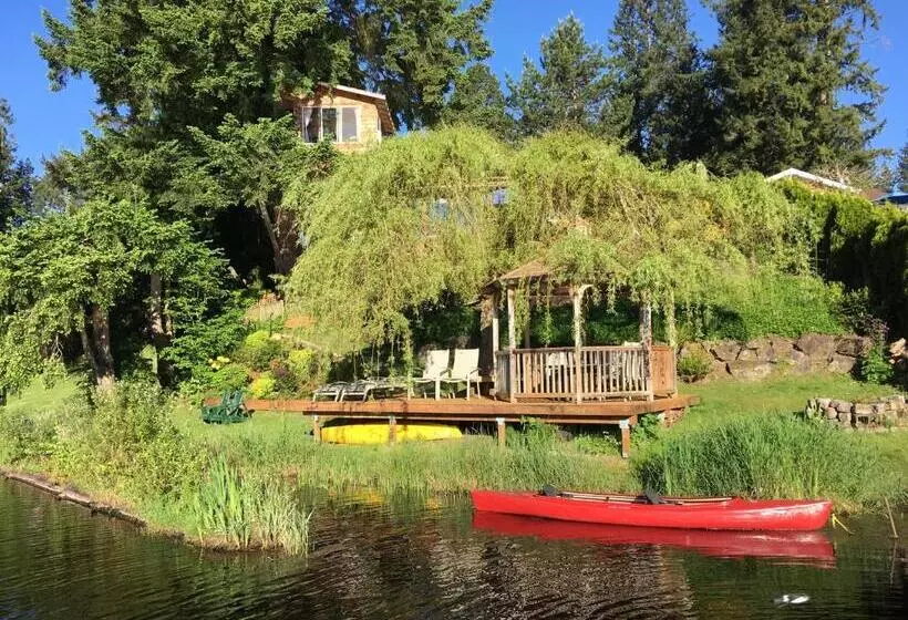 Cottage Lake Bed And Breakfast