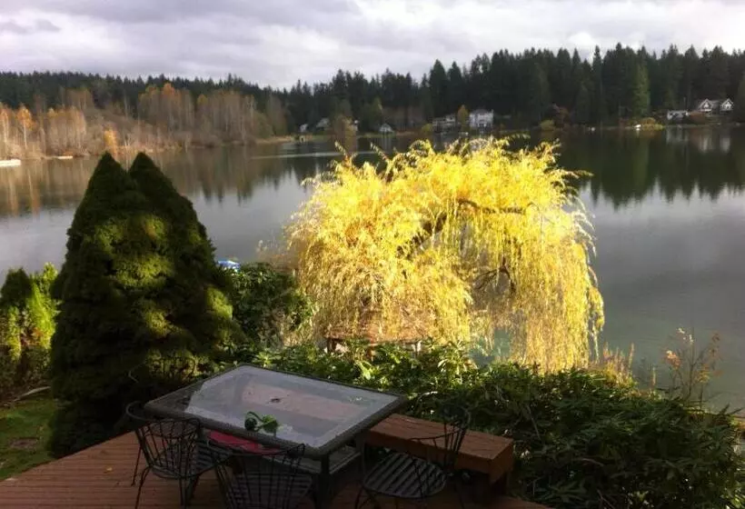 Cottage Lake Bed And Breakfast