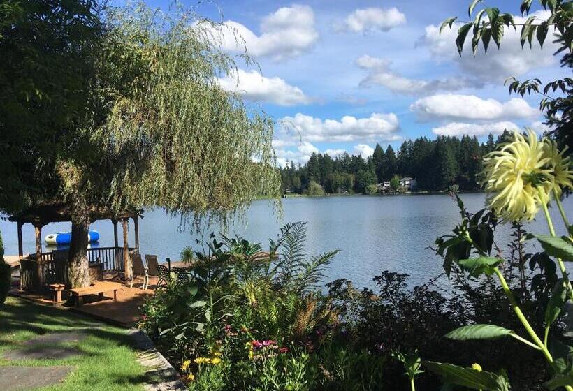 Cottage Lake Bed And Breakfast